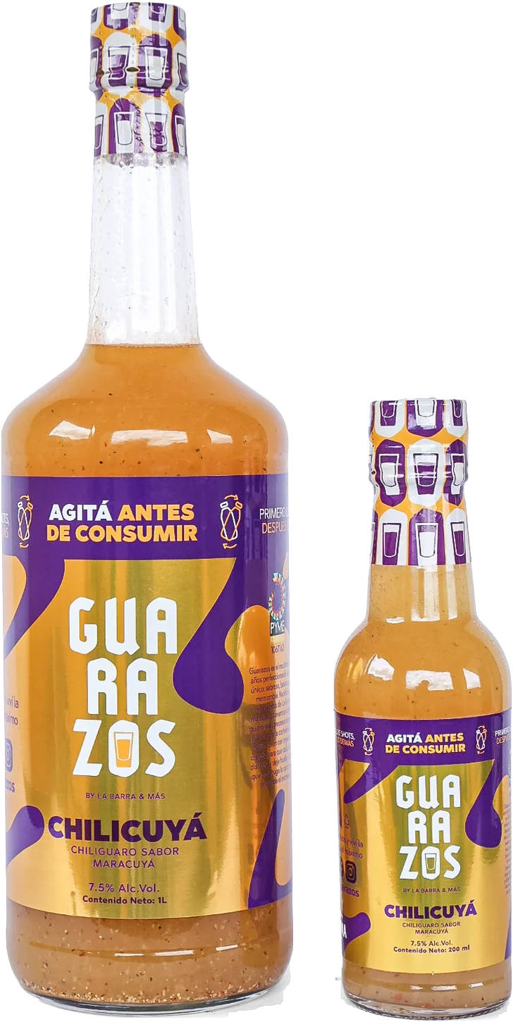 Guarazos Chilicuyá en sus dos presentaciones, la botella de litro y la de 200 ml, con etiqueta dorada y morada y tapa dorada